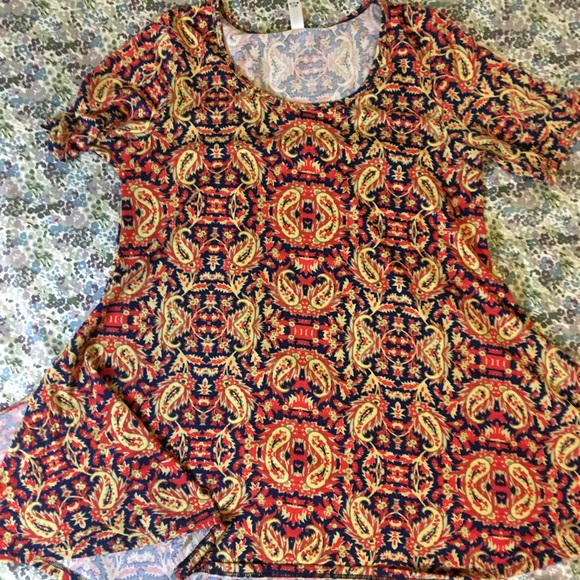 LulaRoe Perfect T - Picture 2 of 3